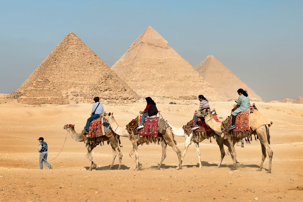 Tour To Giza Pyramids And Sphinx