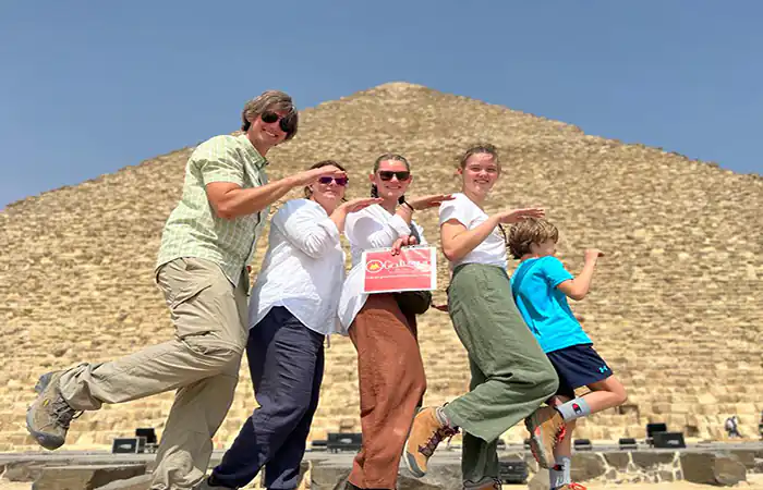Day Tour to the Pyramids of Giza and Egyptian Museum